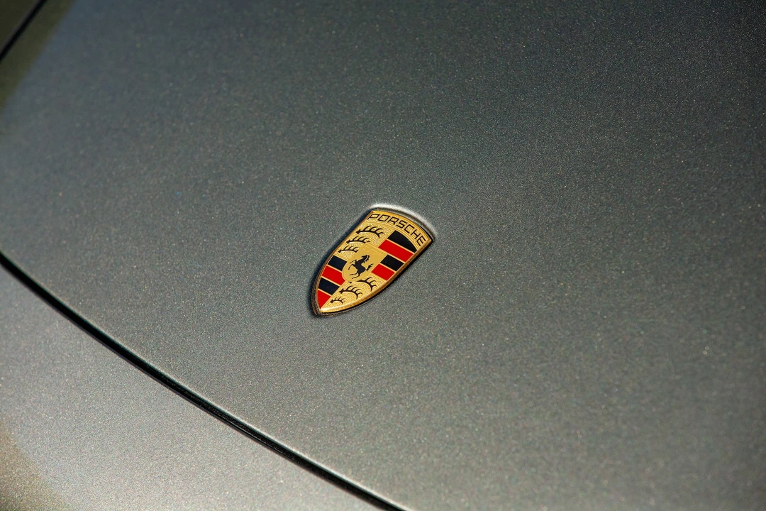 2024 Porsche 992 Carrera - Image 15 of 31