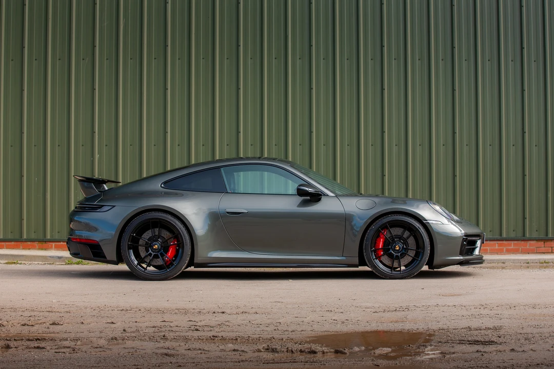 2024 Porsche 992 Carrera - Image 8 of 31