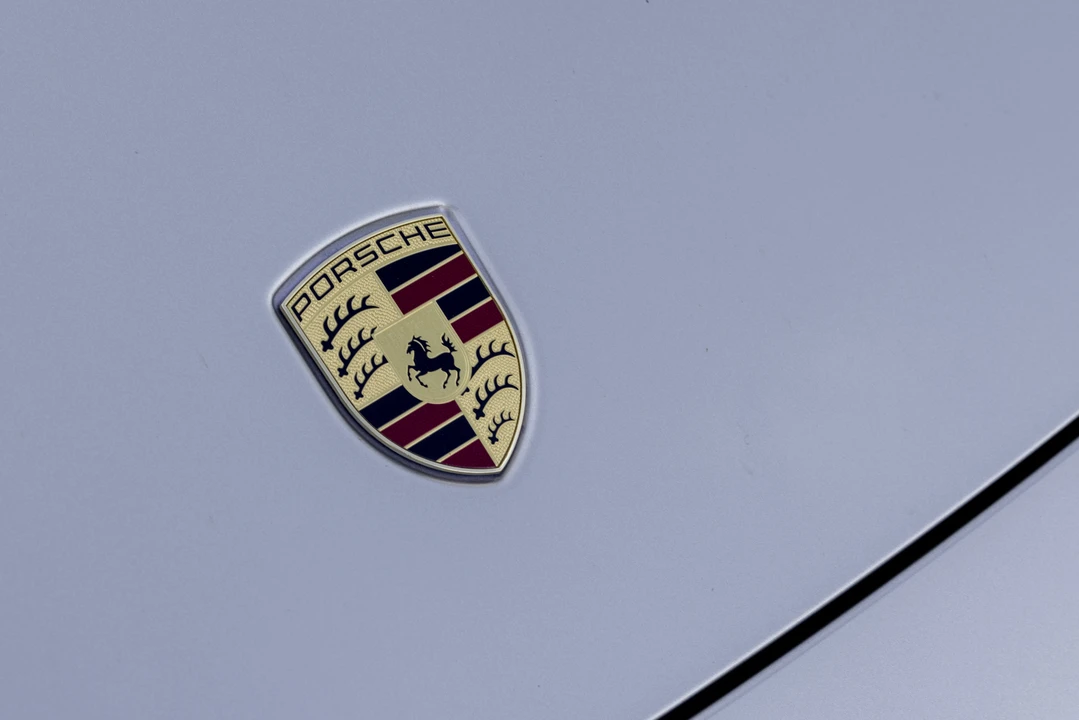 2024 Porsche 992 Carrera GTS - Image 13 of 31