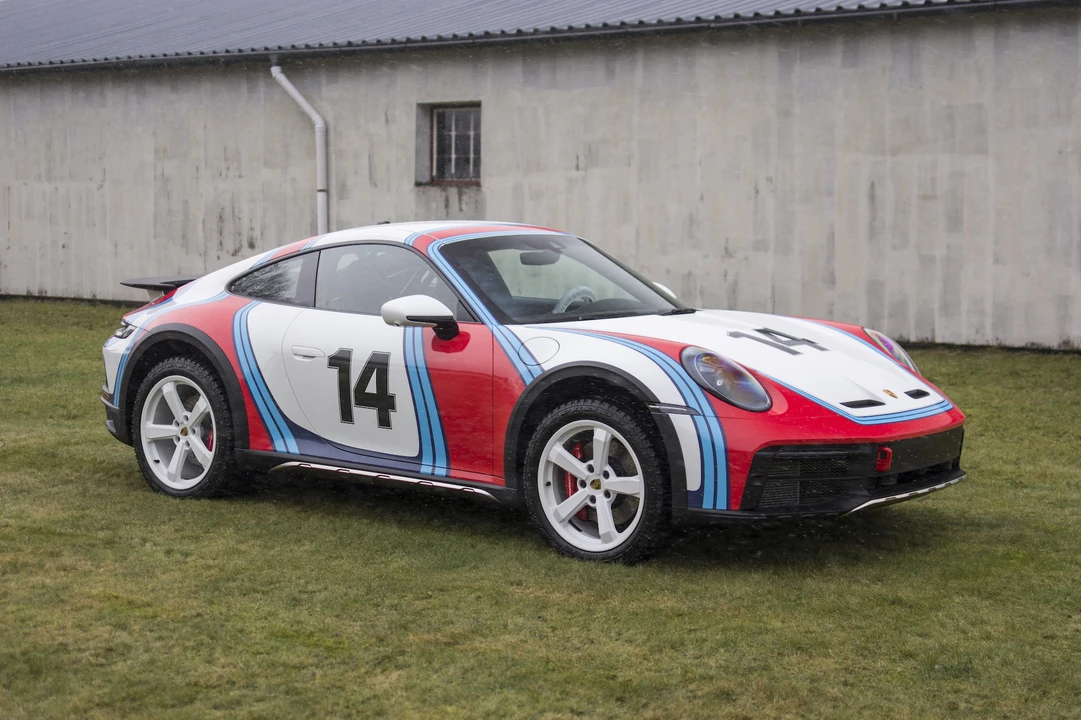 2023 Porsche 992 Dakar - Image 2 of 2