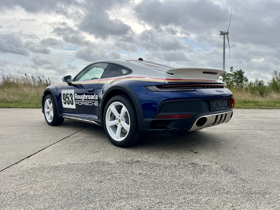 2024 Porsche 992 Dakar - Image 10 of 31