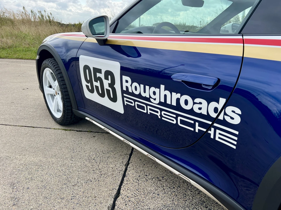 2024 Porsche 992 Dakar - Image 29 of 31