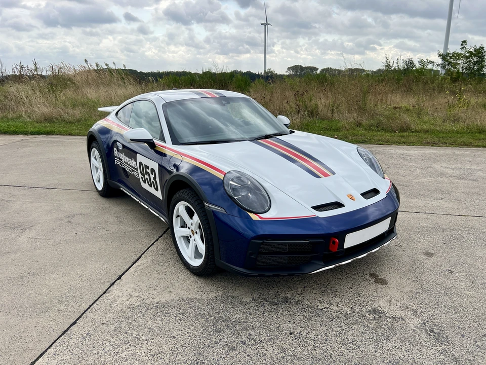 2024 Porsche 992 Dakar - Image 12 of 31