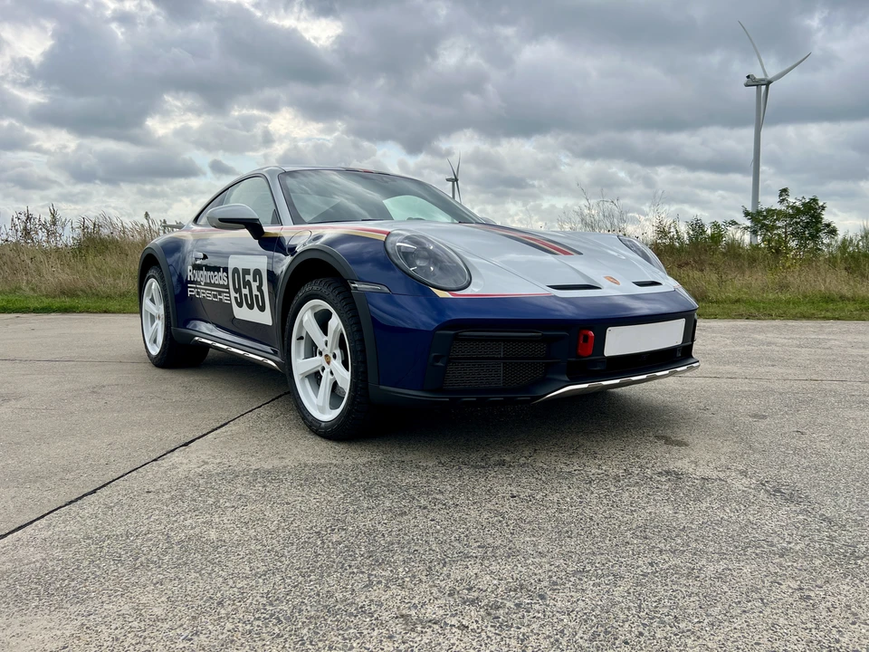 2024 Porsche 992 Dakar - Image 9 of 31