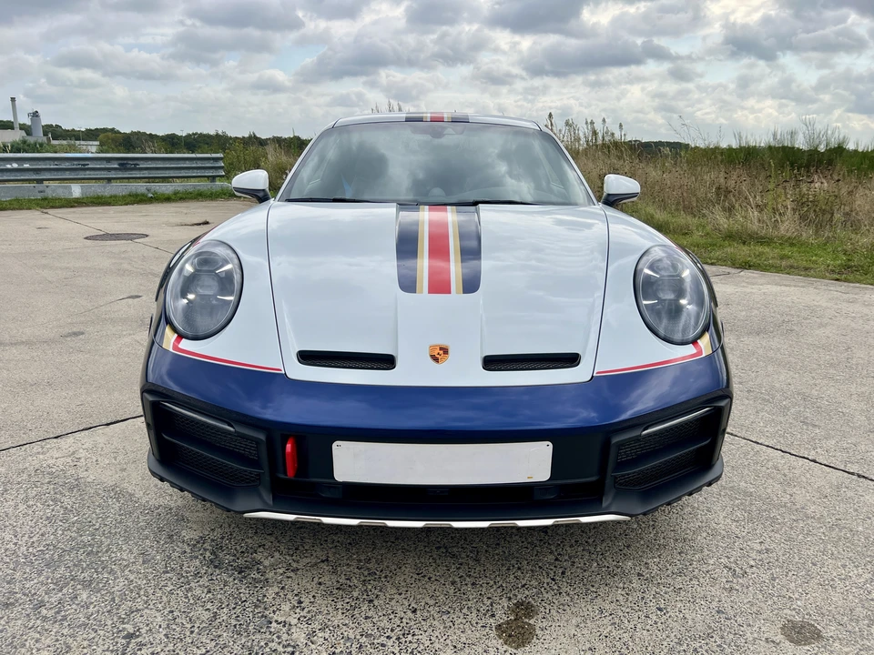 2024 Porsche 992 Dakar - Image 2 of 31