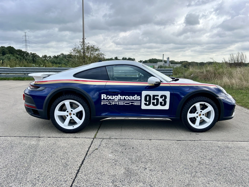 2024 Porsche 992 Dakar - Image 8 of 31