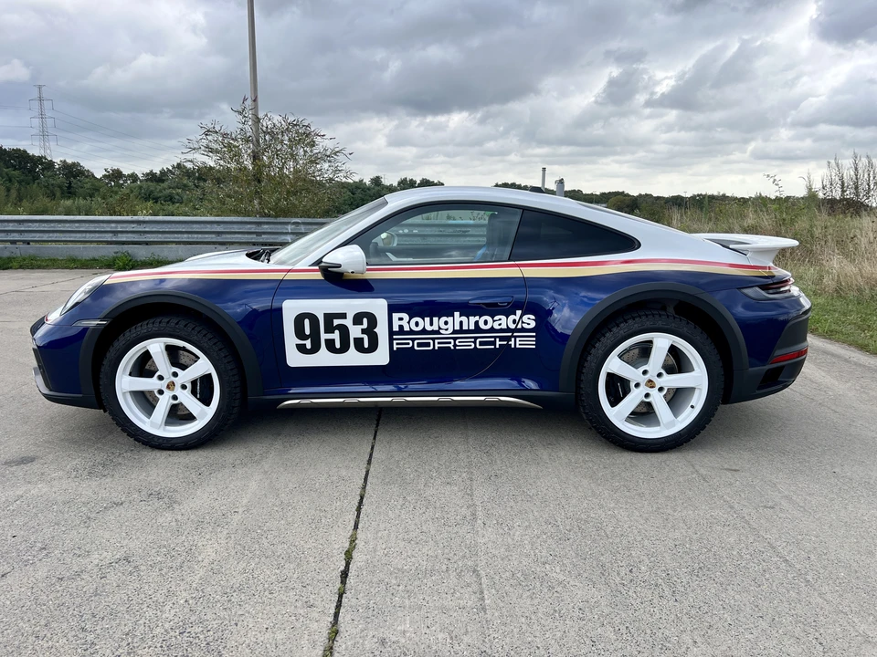 2024 Porsche 992 Dakar - Image 4 of 31