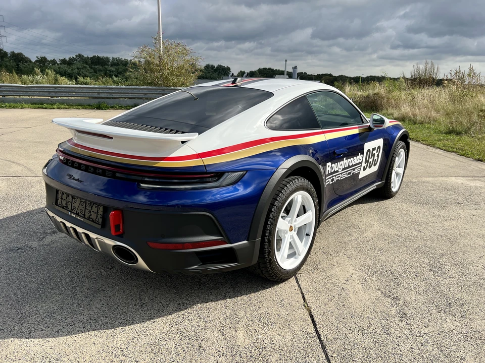 2024 Porsche 992 Dakar - Image 7 of 31