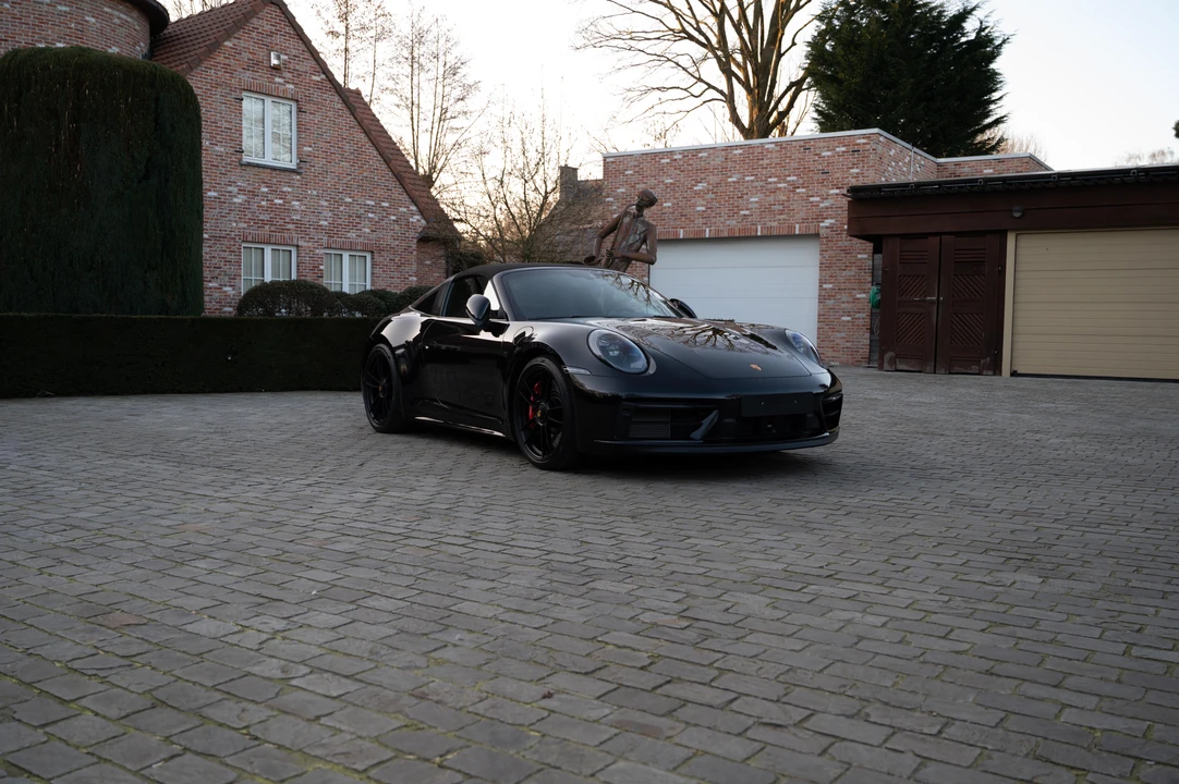 2024 Porsche 992 Carrera - Image 12 of 31