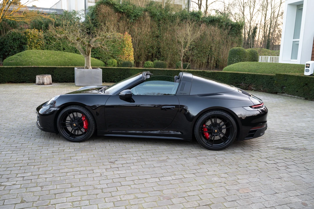 2024 Porsche 992 Carrera - Image 13 of 31