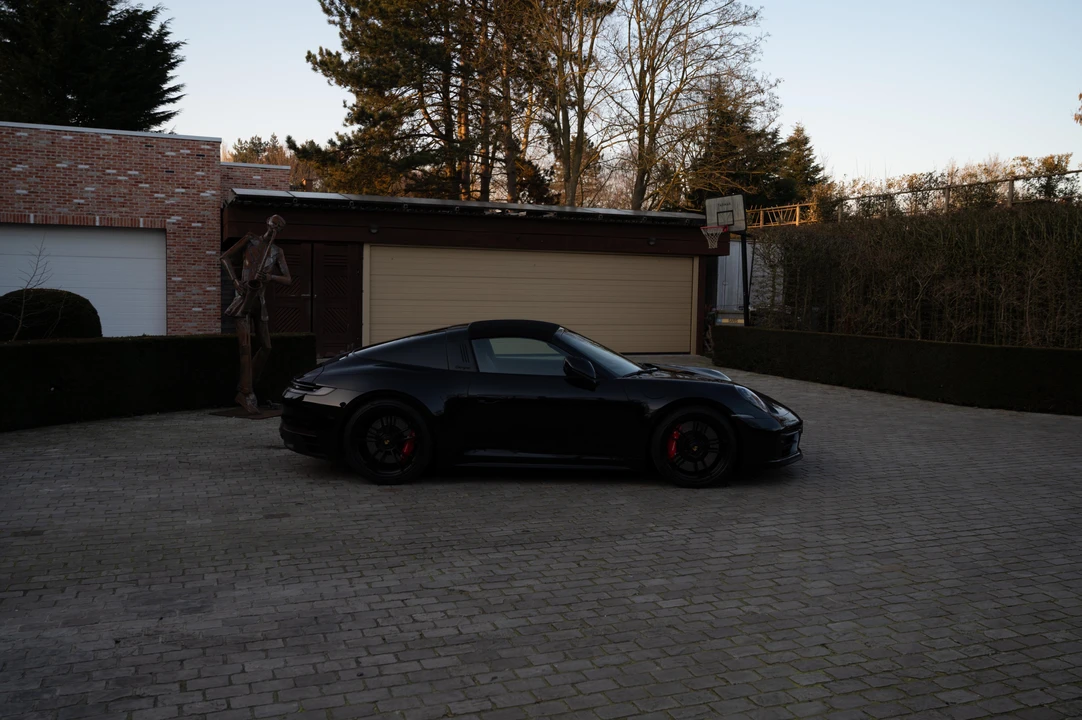 2024 Porsche 992 Carrera - Image 4 of 31