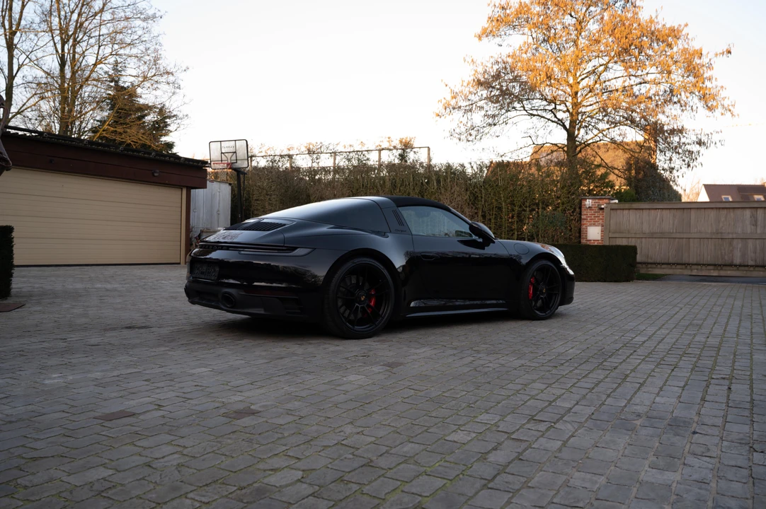 2024 Porsche 992 Carrera - Image 18 of 31