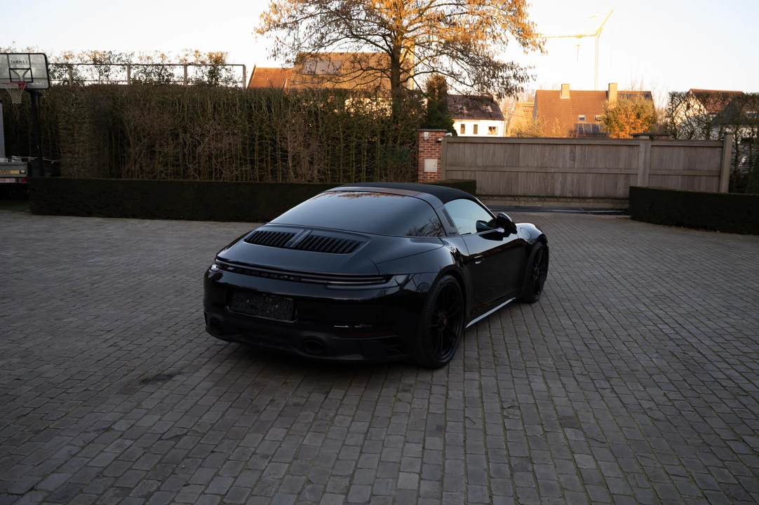 2024 Porsche 992 Carrera - Image 19 of 31