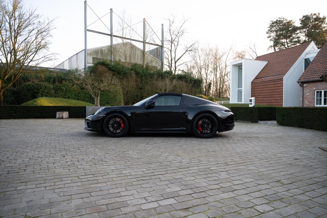 2024 Porsche 992 Carrera - Image 11 of 31