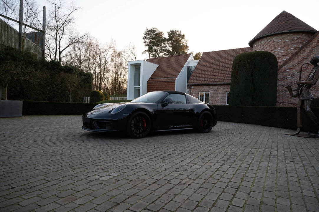 2024 Porsche 992 Carrera - Image 28 of 31