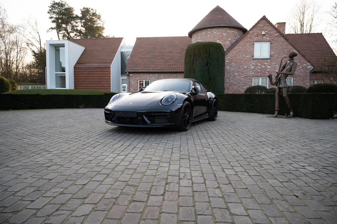 2024 Porsche 992 Carrera - Image 29 of 31