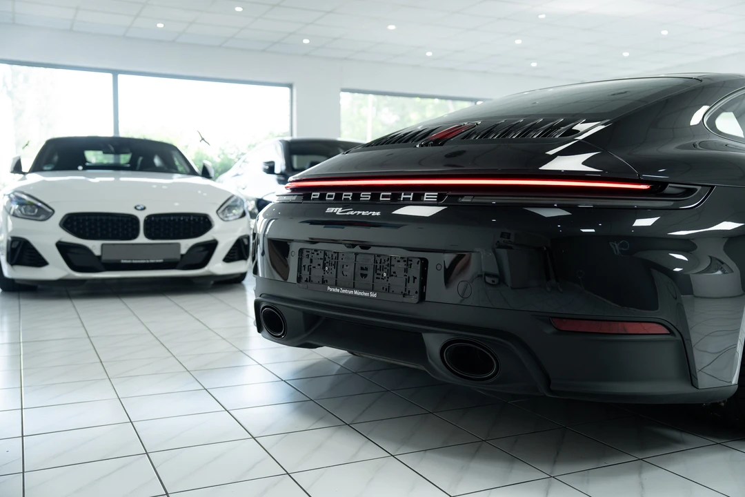 2024 Porsche 992 Carrera - Image 22 of 31