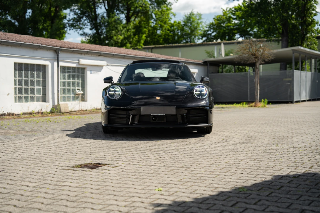 2024 Porsche 992 Carrera - Image 2 of 31