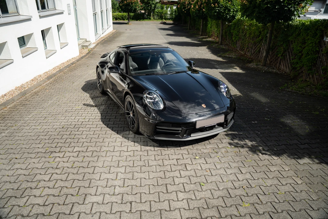 2024 Porsche 992 Carrera - Image 12 of 31
