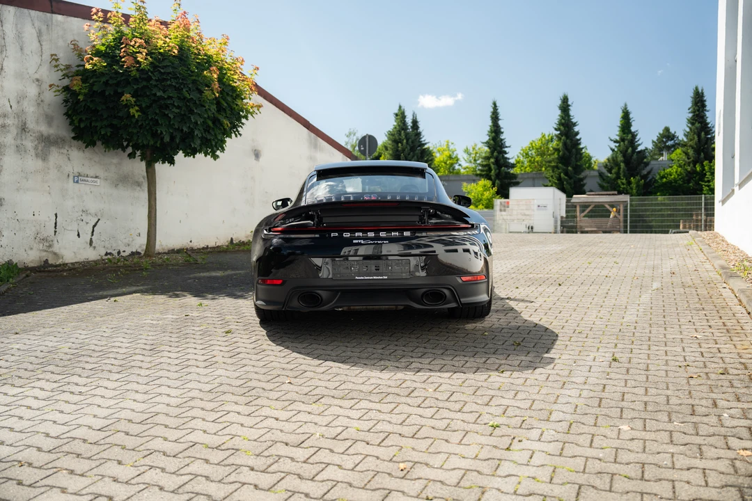 2024 Porsche 992 Carrera - Image 11 of 31