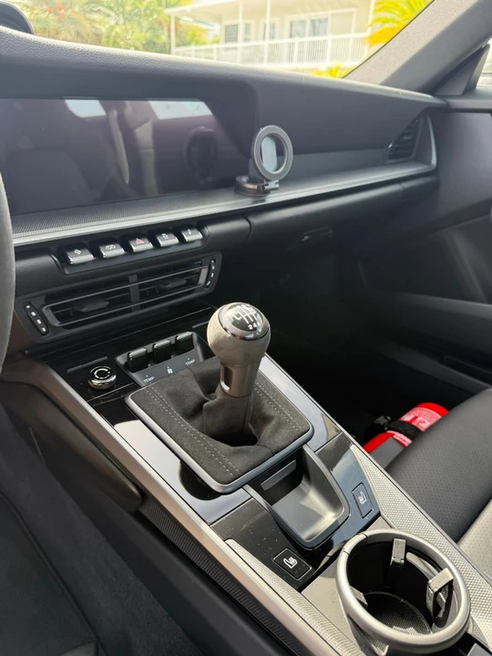 2024 Porsche 992 Carrera 4S - Image 17 of 31