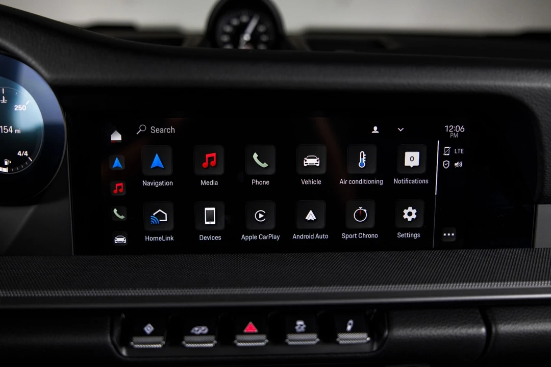 2024 Porsche - Image 24 of 31