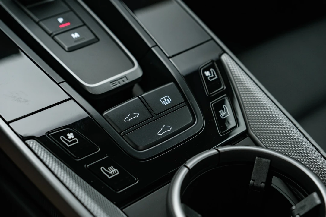 2024 Porsche 992 Carrera S - Image 28 of 31
