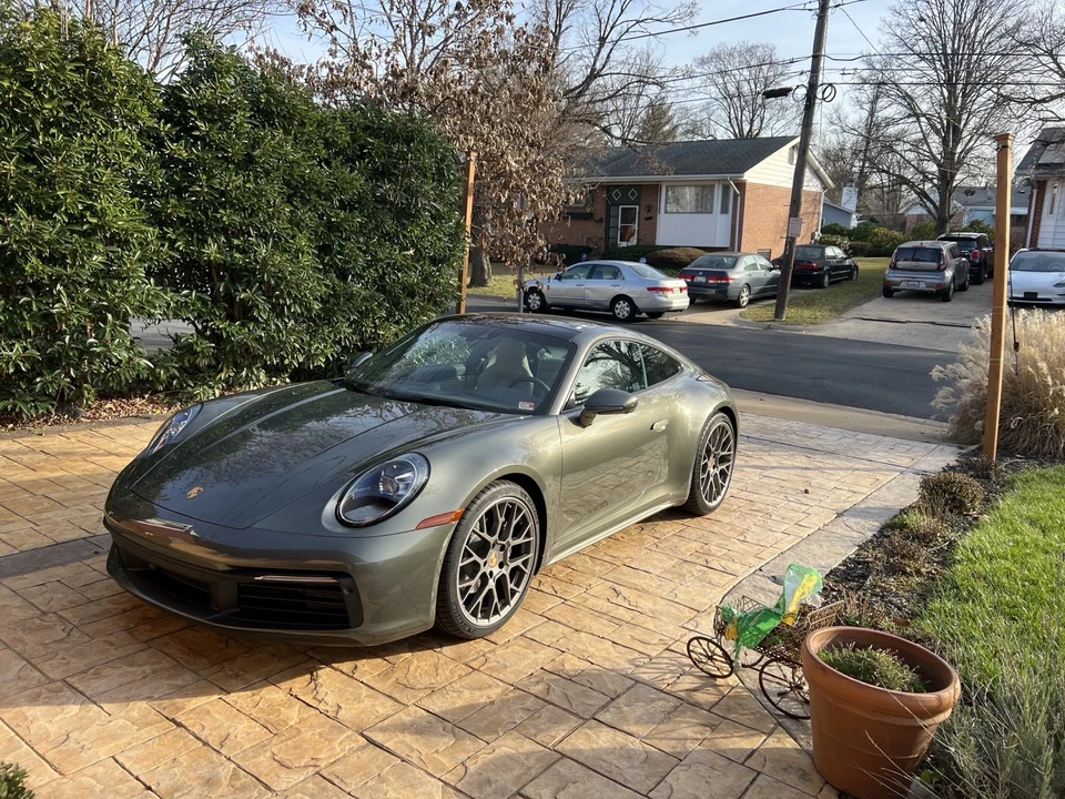 2024 Porsche 992 Carrera - Image 2 of 10