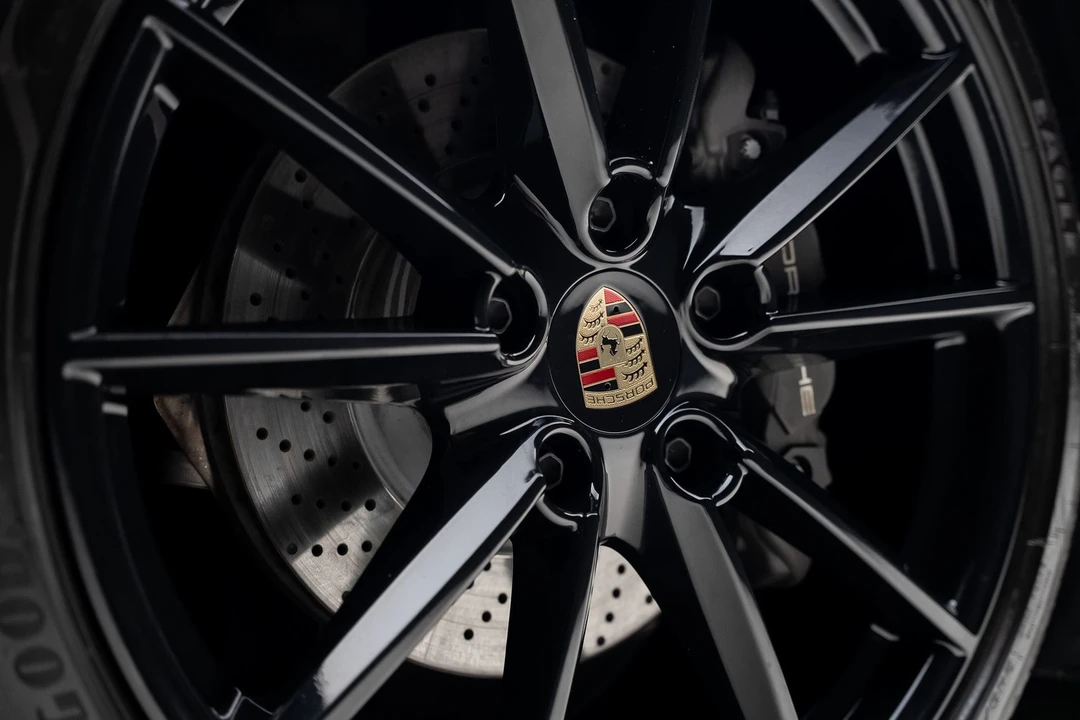 2024 Porsche 992 Carrera - Image 22 of 31