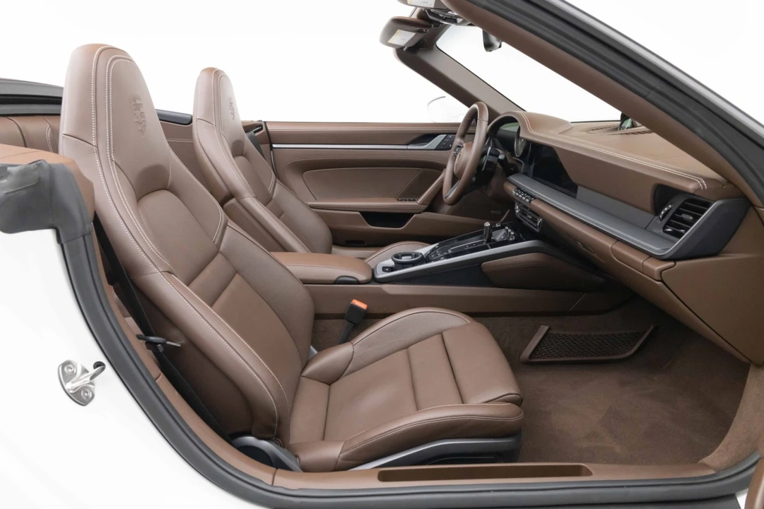 2024 Porsche 992 Carrera - Image 14 of 31