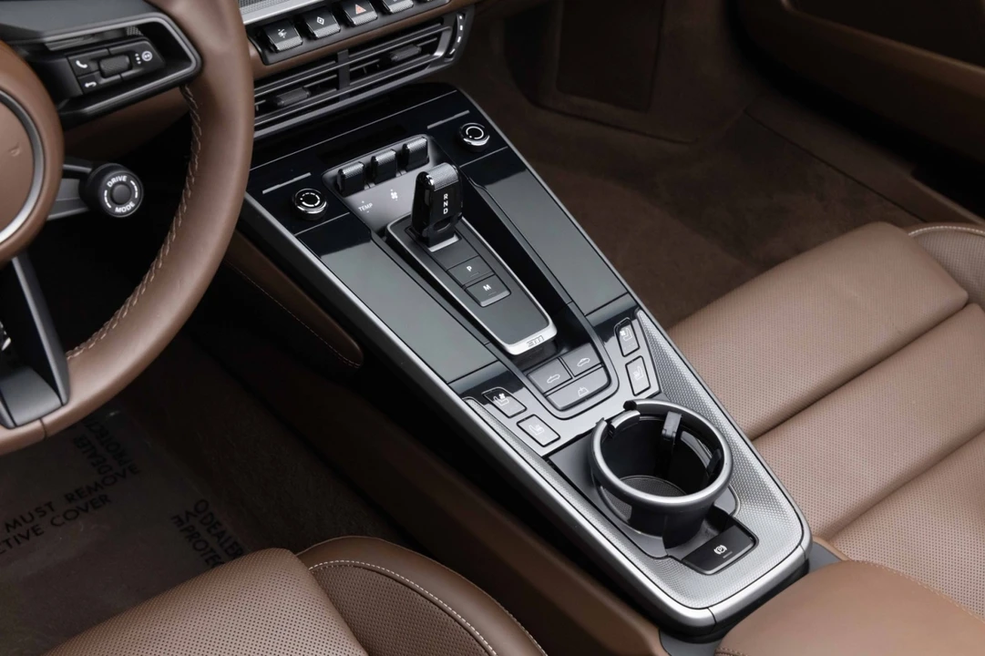 2024 Porsche 992 Carrera - Image 16 of 31