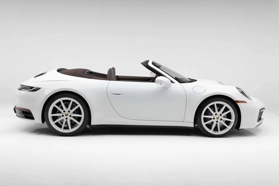 2024 Porsche 992 Carrera - Image 15 of 31