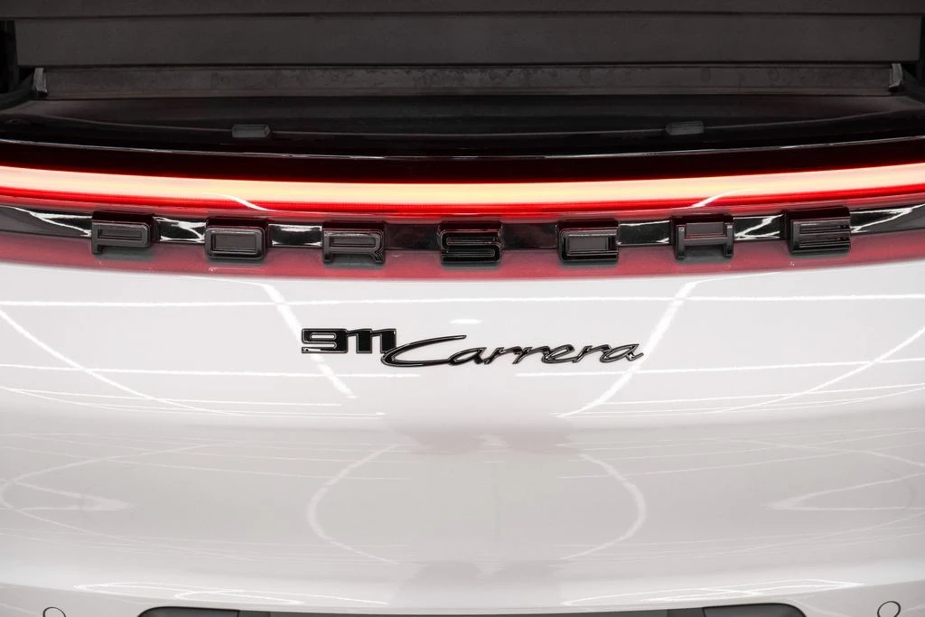 2024 Porsche 992 Carrera - Image 18 of 21
