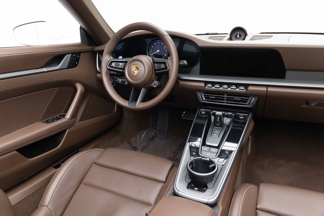 2024 Porsche 992 Carrera - Image 12 of 31