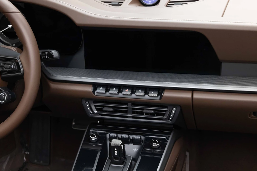 2024 Porsche 992 Carrera - Image 28 of 31