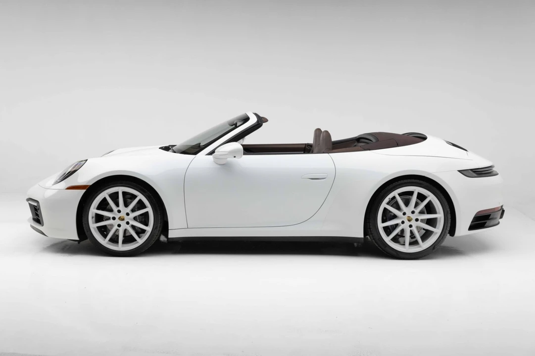 2024 Porsche 992 Carrera - Image 13 of 31