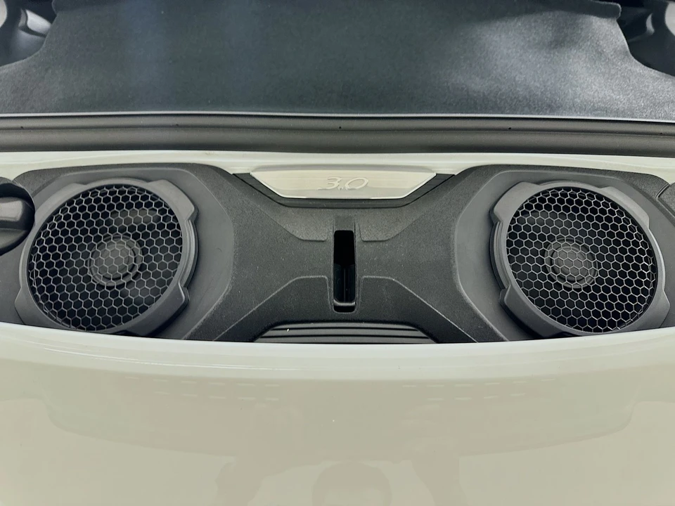 2024 Porsche 992 Carrera 4 - Image 13 of 31