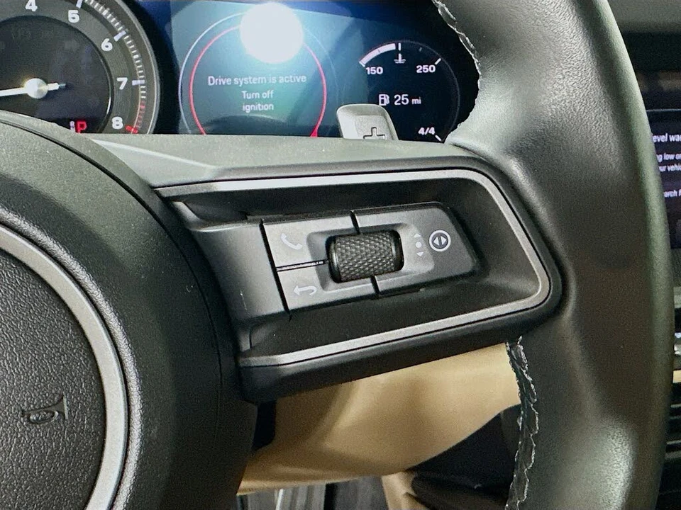 2024 Porsche 992 Carrera 4 - Image 19 of 31