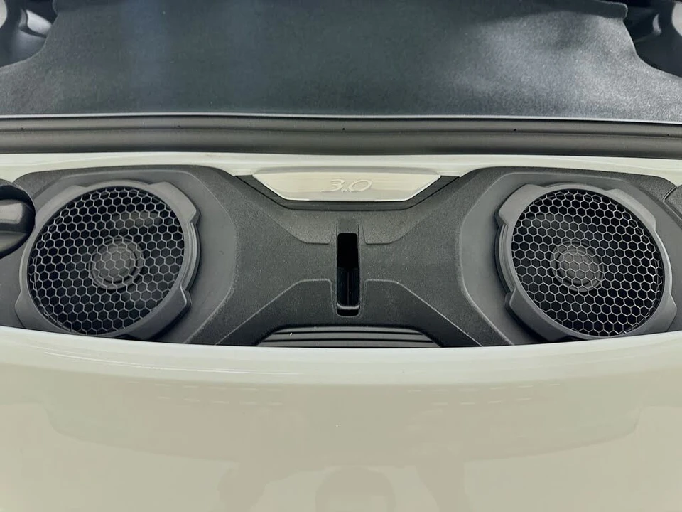2024 Porsche 992 Carrera 4 - Image 13 of 31