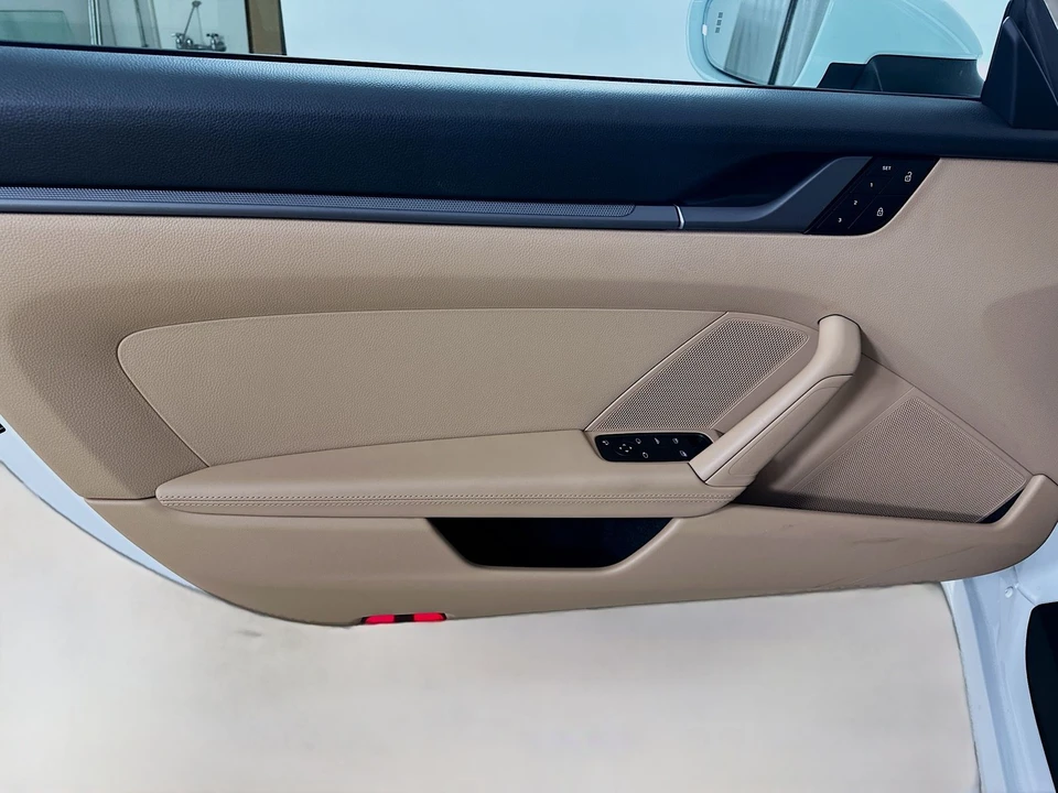 2024 Porsche 992 Carrera 4 - Image 16 of 31