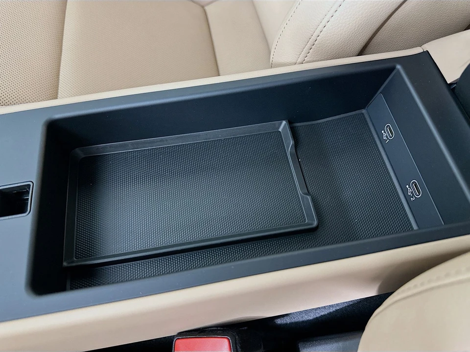 2024 Porsche 992 Carrera 4 - Image 28 of 31