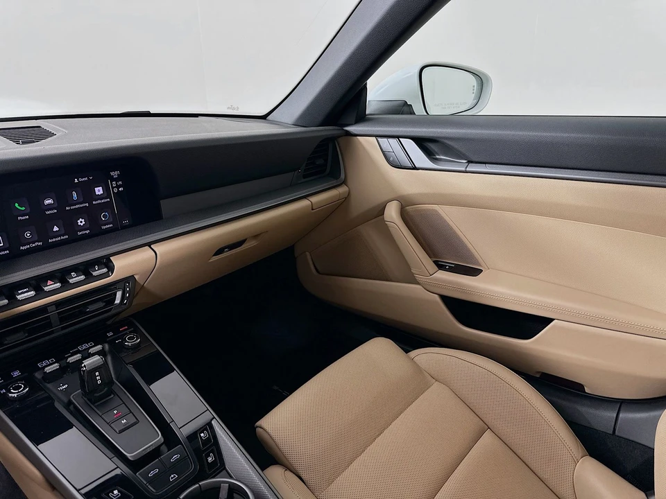 2024 Porsche 992 Carrera 4 - Image 23 of 31