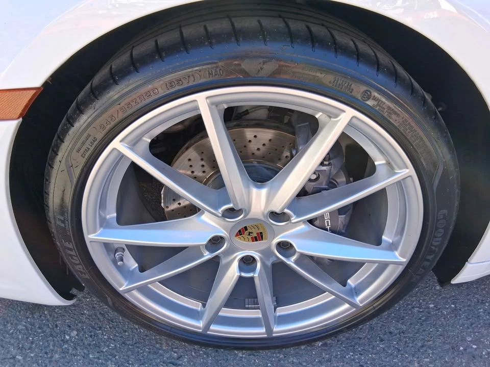 2024 Porsche 992 Carrera 4 - Image 6 of 17