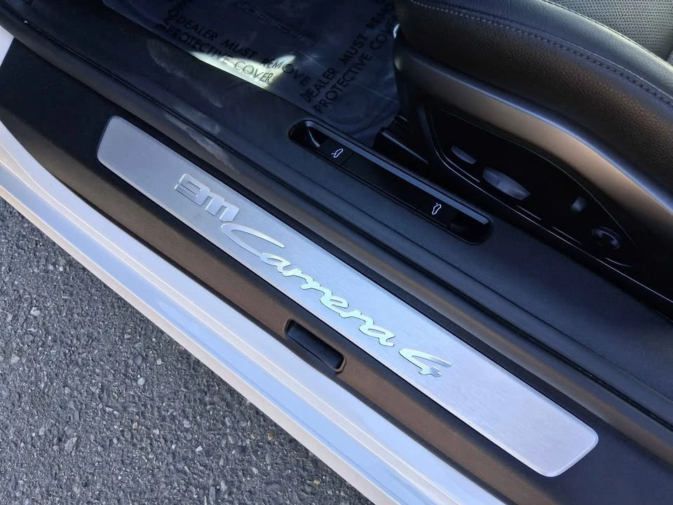 2024 Porsche 992 Carrera 4 - Image 14 of 17