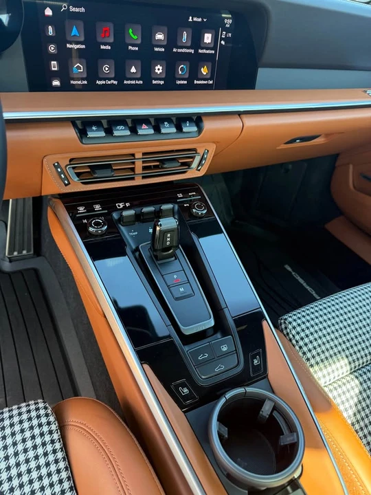 2024 Porsche 992 Carrera 4 - Image 11 of 16
