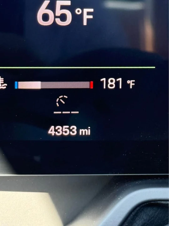 2024 Porsche 992 Carrera 4 - Image 13 of 16