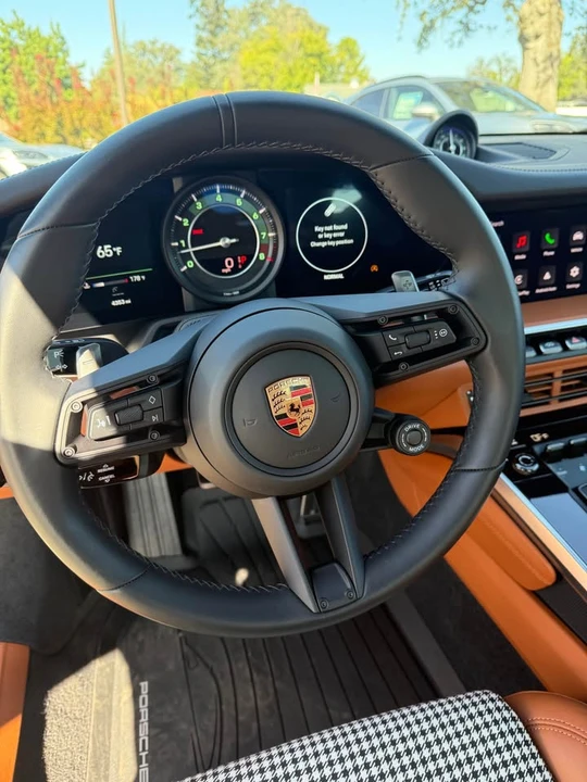 2024 Porsche 992 Carrera 4 - Image 10 of 16