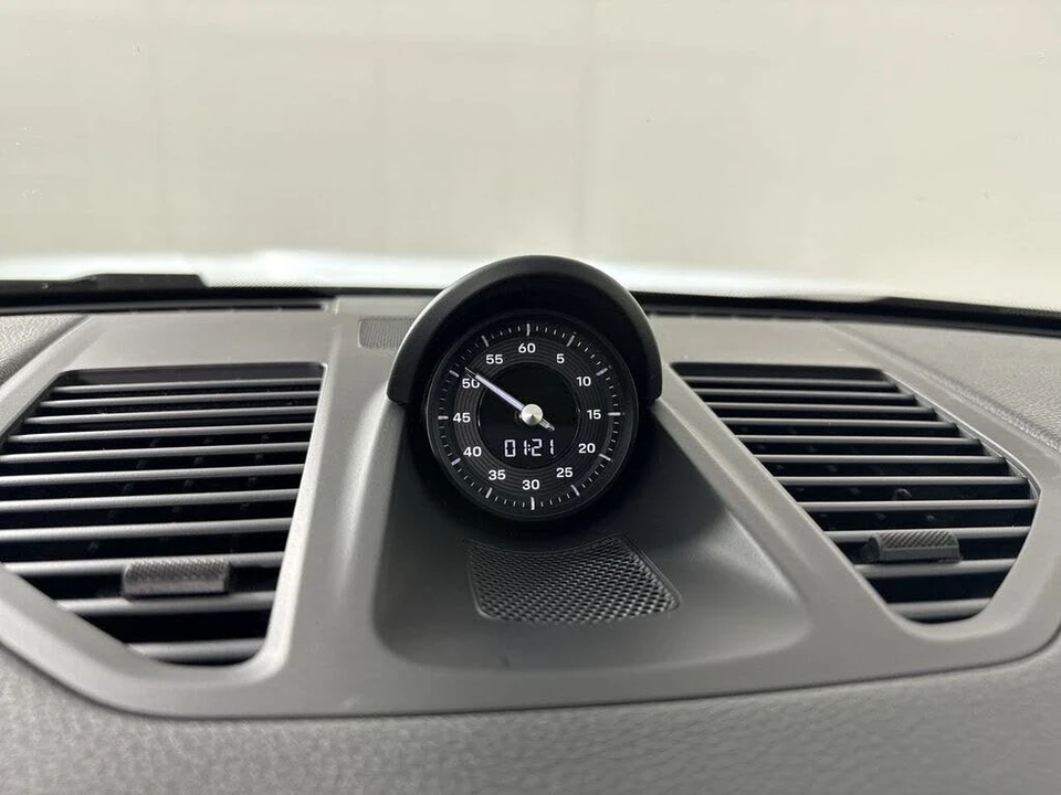 2024 Porsche 992 Carrera 4 - Image 29 of 31
