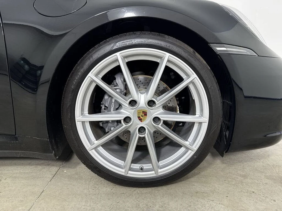 2024 Porsche 992 Carrera 4 - Image 15 of 31