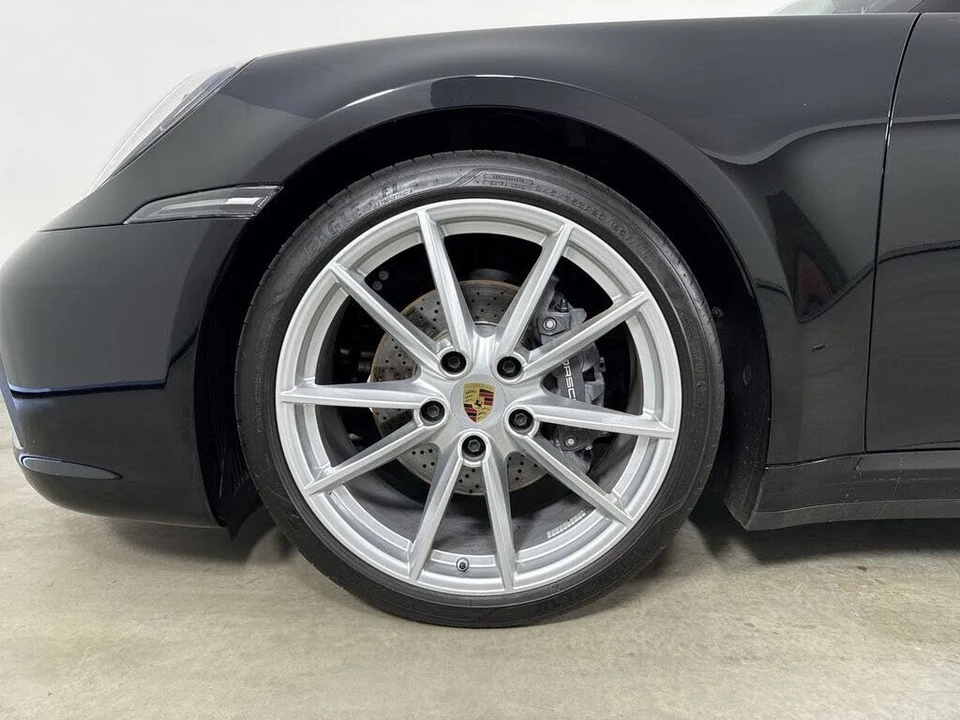 2024 Porsche 992 Carrera 4 - Image 13 of 31